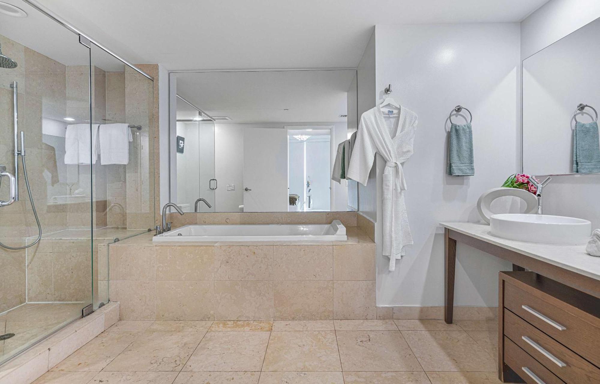 Apartment Mvr - Luxury Tower With Views